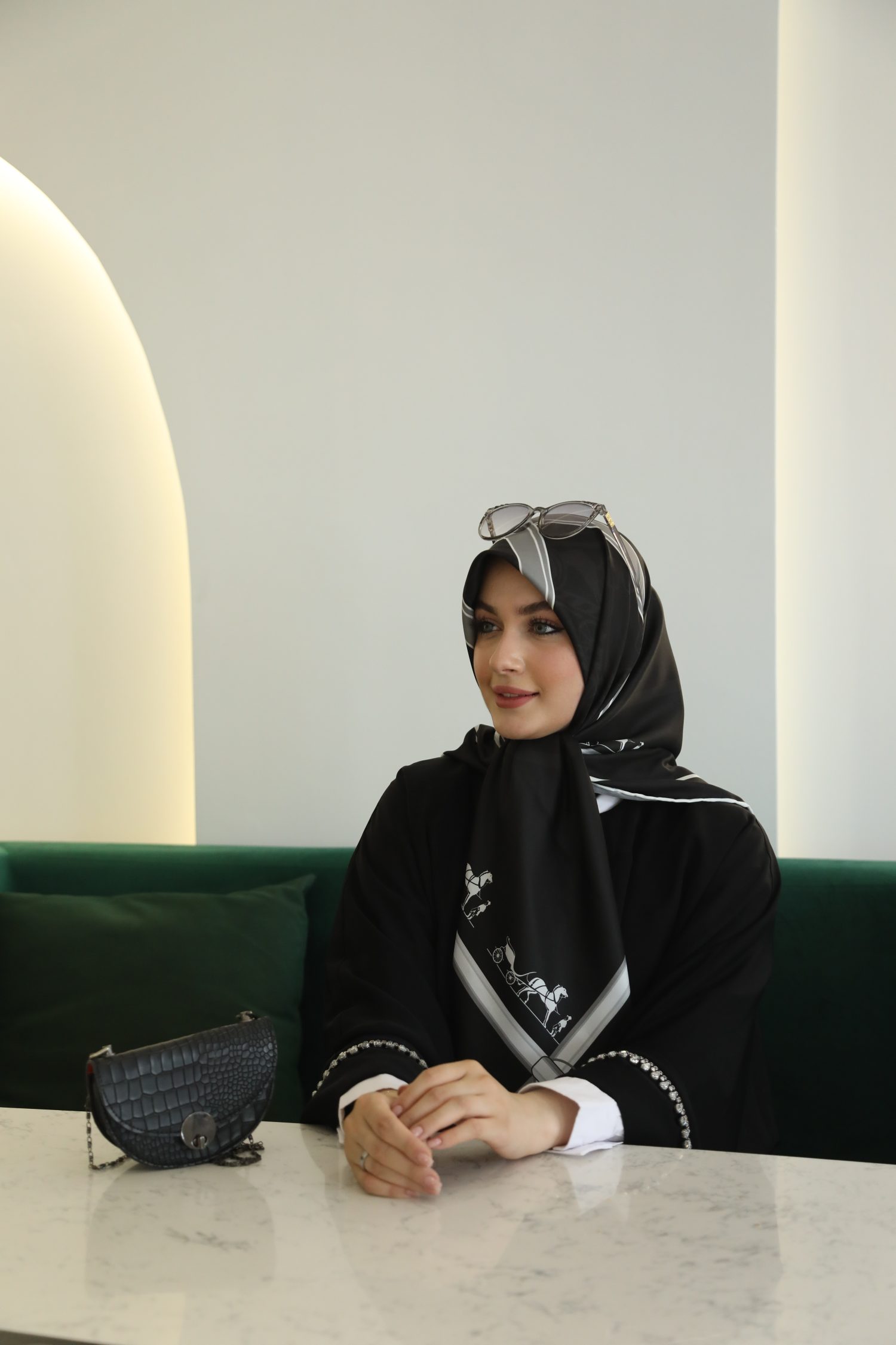 روسری توییل دست دوز - Image 1