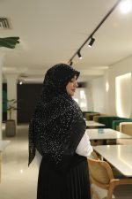 روسری نخ پنبه رنگ مشکی طرح ریز - Image 2